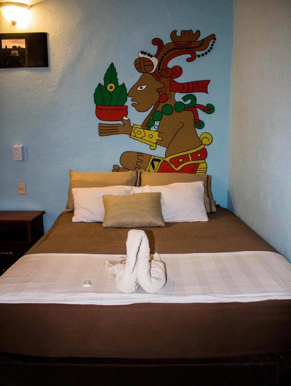 Tikal Backpackers Hostel Flores Exterior photo